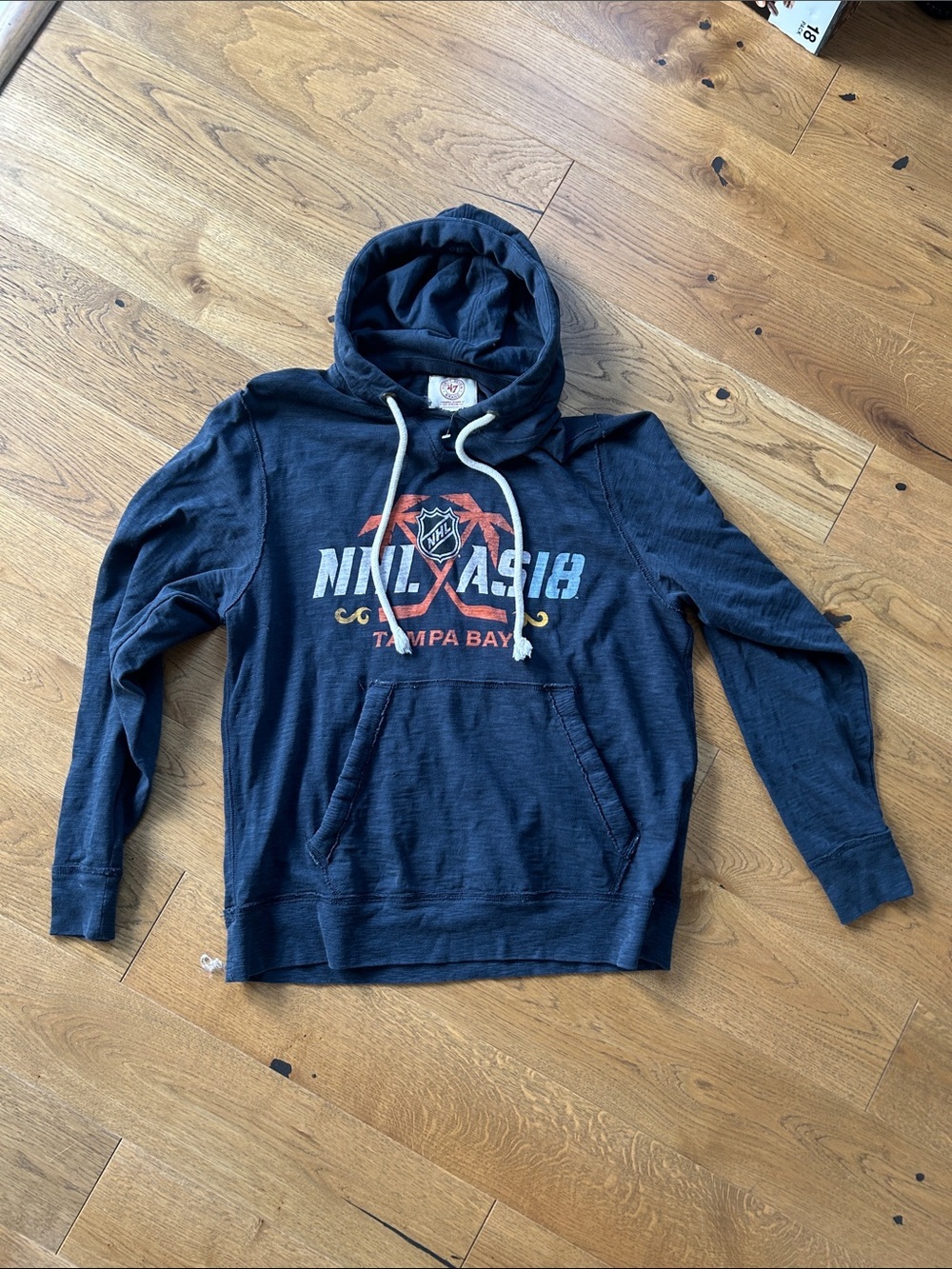 47 Brand Navy Tampa Bay Graphic Pullover Hoodie